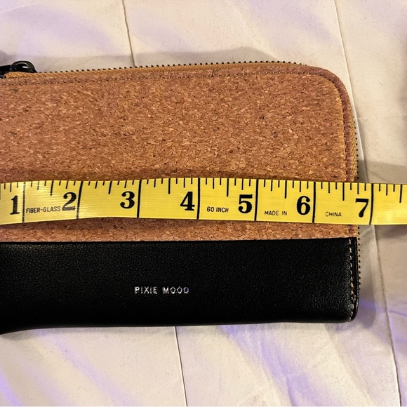 Vegan leather and cork wristlet wallet - Picture 5 of 6